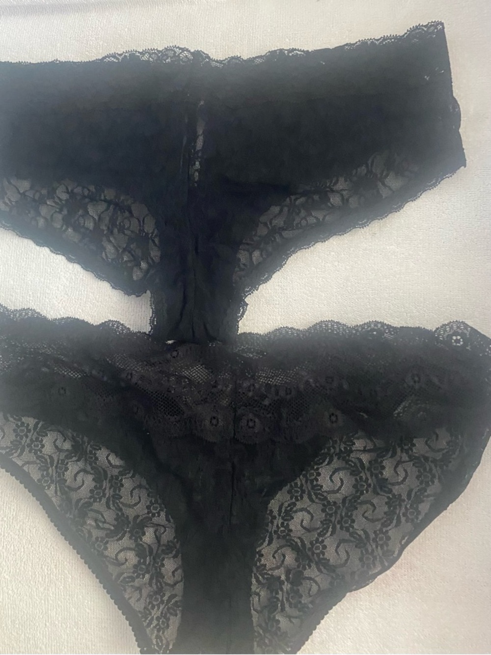 2 Gilligan & O’Malley Black Lace Bikini Panties - size L